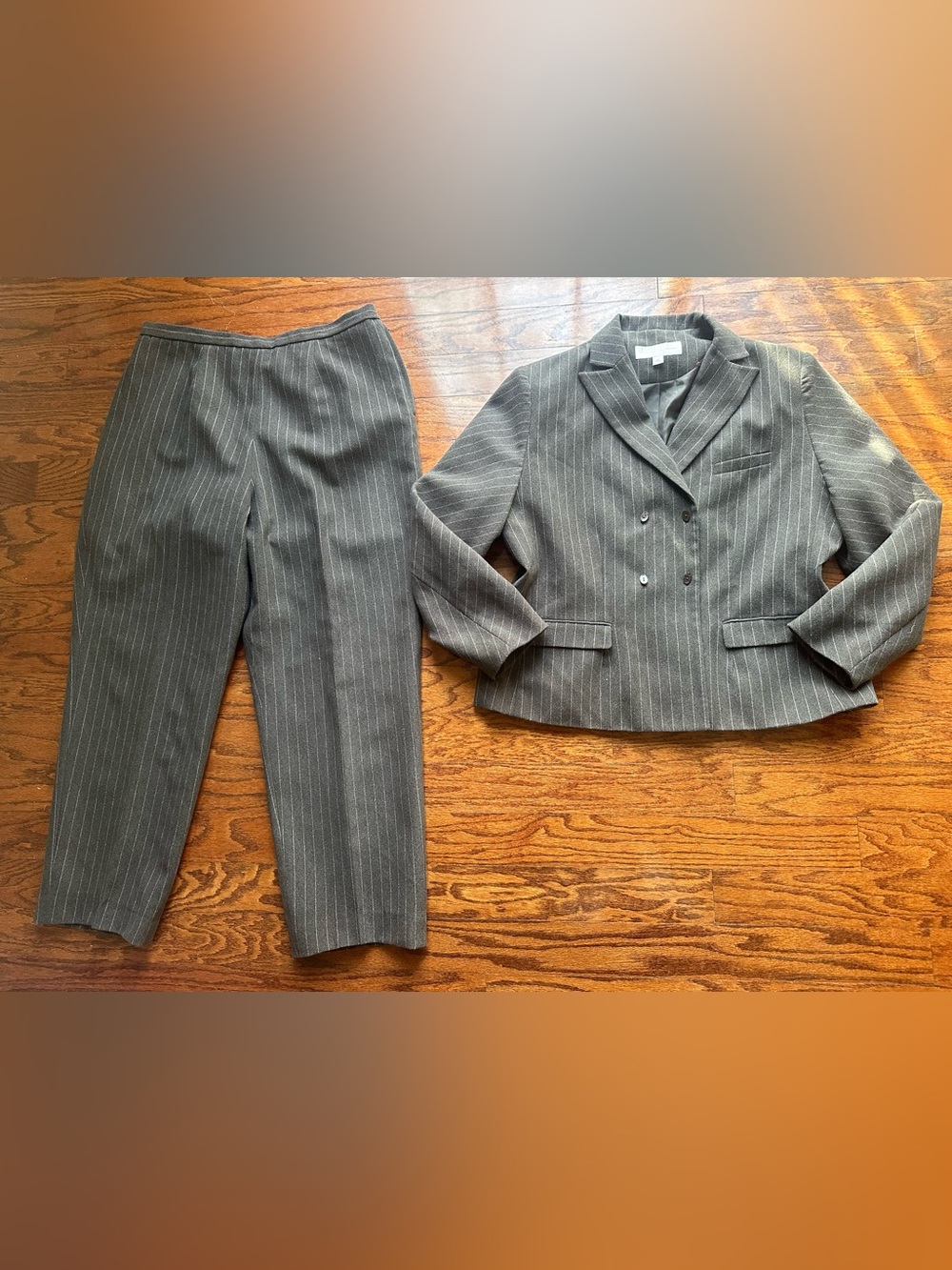 Larry Levine Suits Women’s Gray Pinstripe Blazer & Trousers Suit Set Size 18